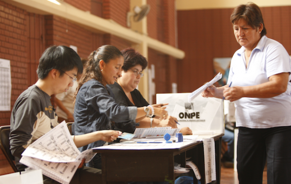 Más de 900 mil peruanos están aptos para votar en el extranjero