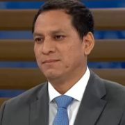 actualidad-luis-valdez-app-busca-darle-estabilidad-al-pais-desde-congreso-n465099-696×418-1018261